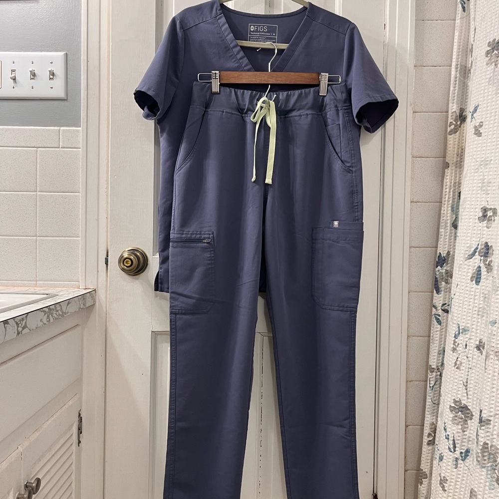 Figs Women's Technical Collection Slate Blue Top and Matching Cargo  Pants